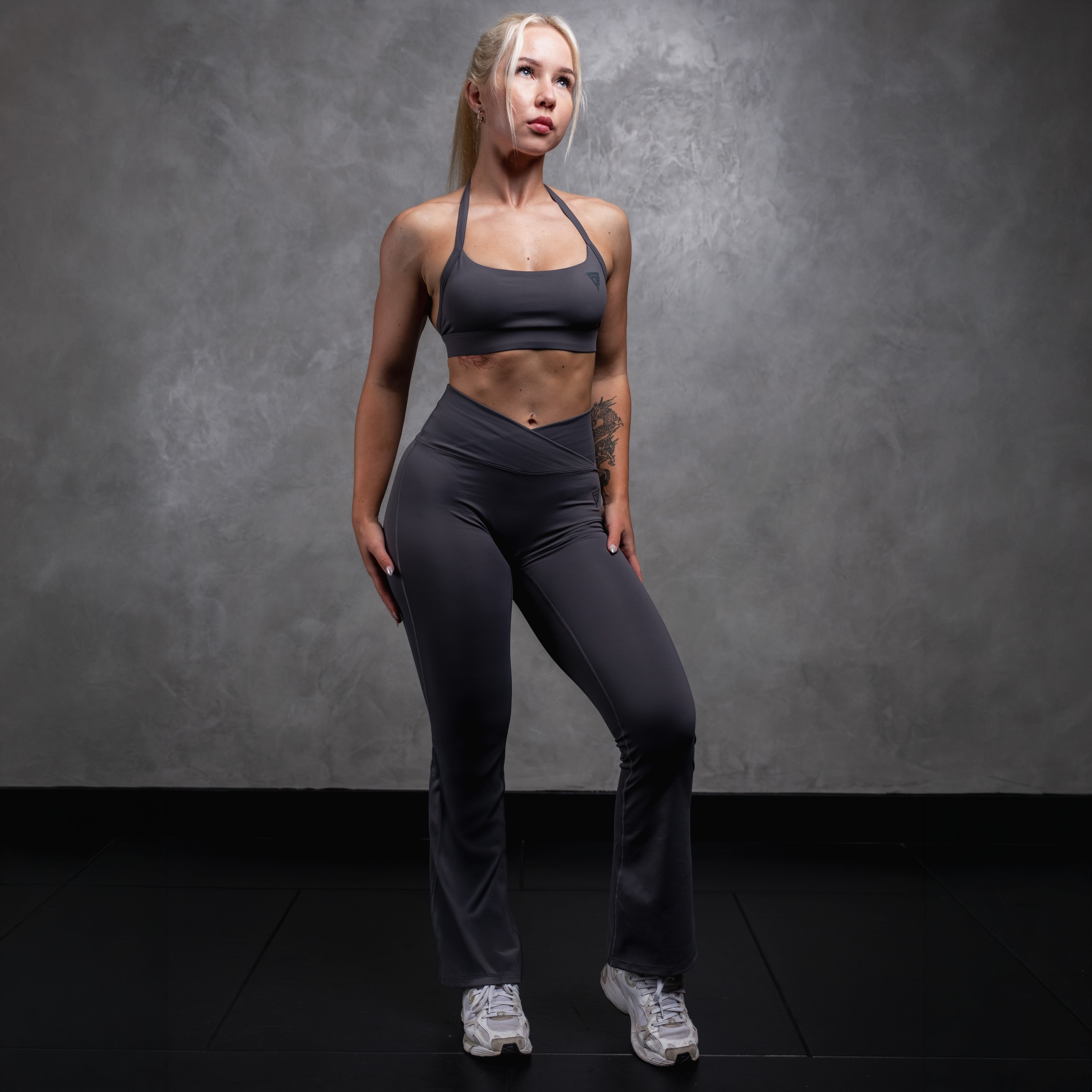 IGNITE CROSS WAIST FLEX FLARE <br>Crossover waist. Confident curves